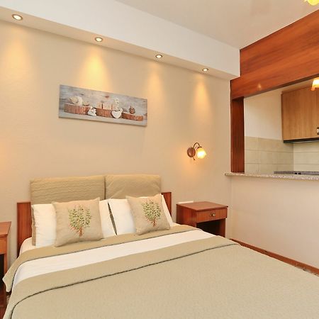 Hotel Apartment Kastoria Ханиоти Екстериор снимка