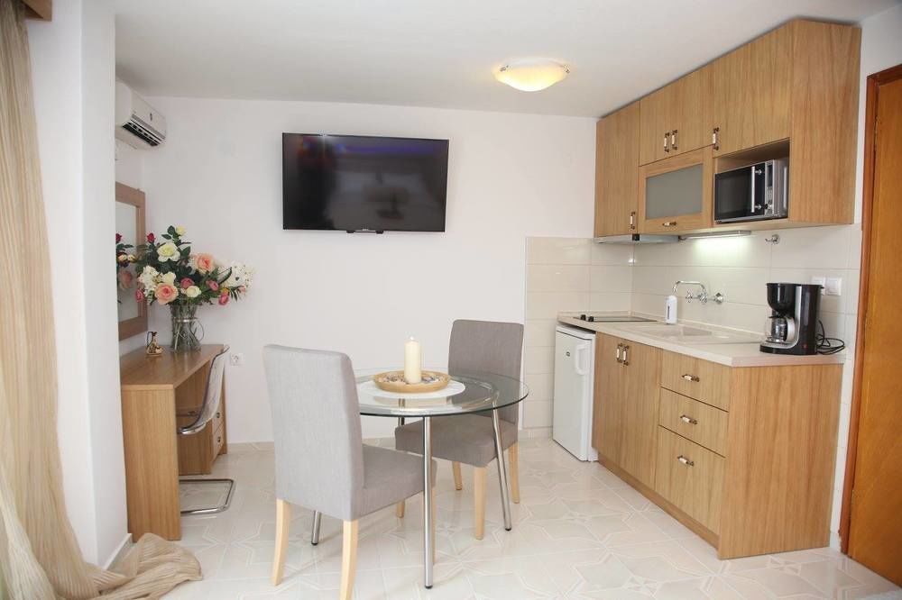 Hotel Apartment Kastoria Ханиоти Екстериор снимка